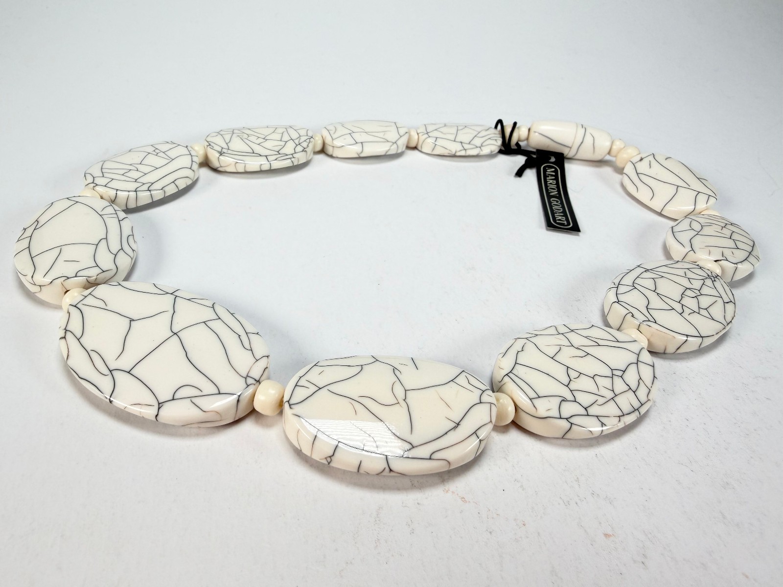 Marion Godart – Fragmental “Forme Ovale” Cream Resin Necklace