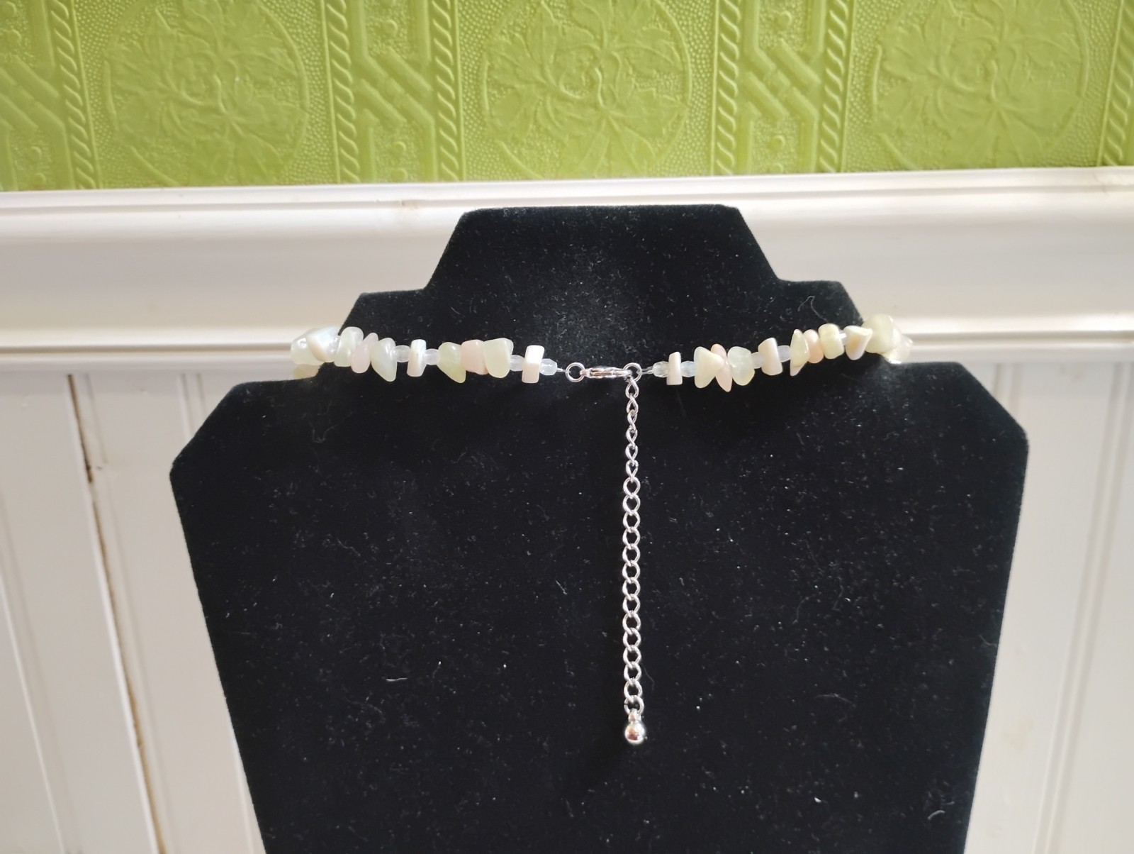 Silvertone Metal Quartz Stone Shard Beed Clear Glass Bead 19″ Necklace