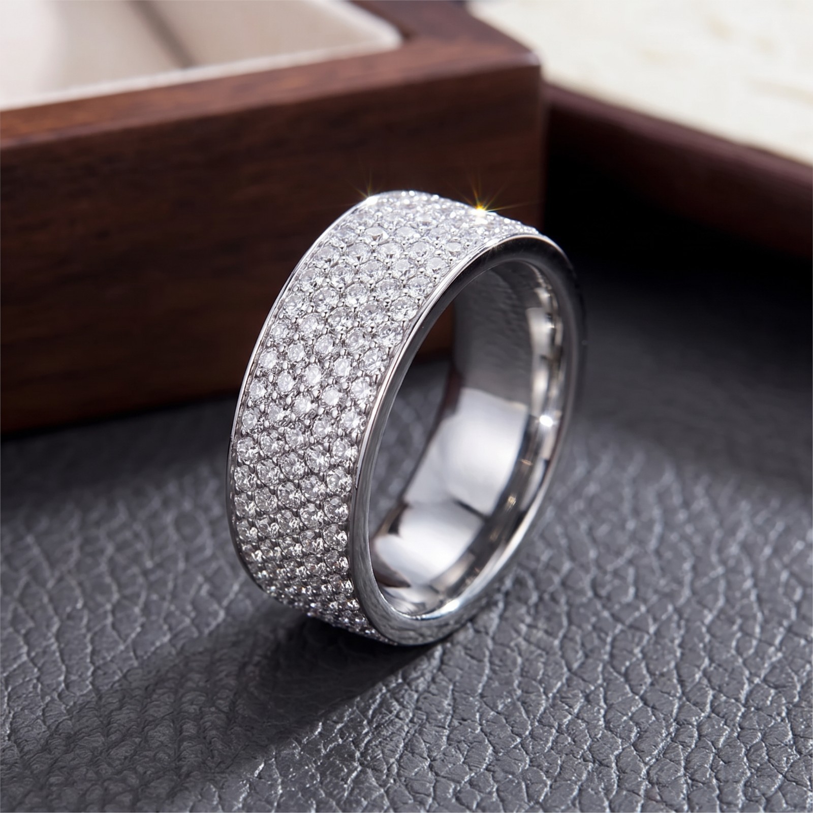 Unisex CZ Stainless Steel Ring Men/Women’s Wedding Band Rings Gold Silver 6-12