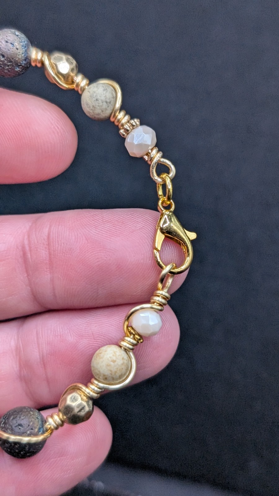 Stylish Earth Boho Mixed 8mm Beaded Gold Wire Wrap Bracelet (18cm) M Wrist Crasp