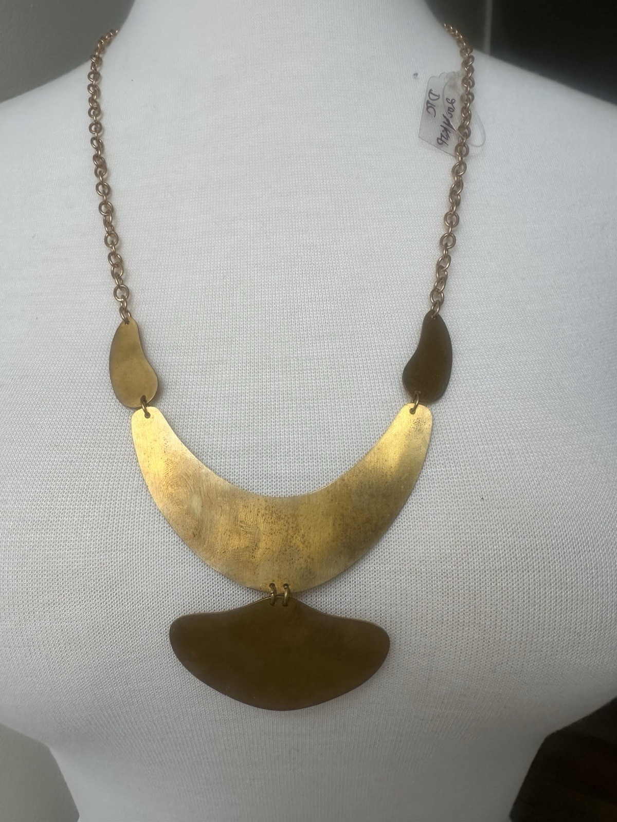 Gold Tone Crescent Charm Pendant Necklace Cable Chain Hook Closure Metal