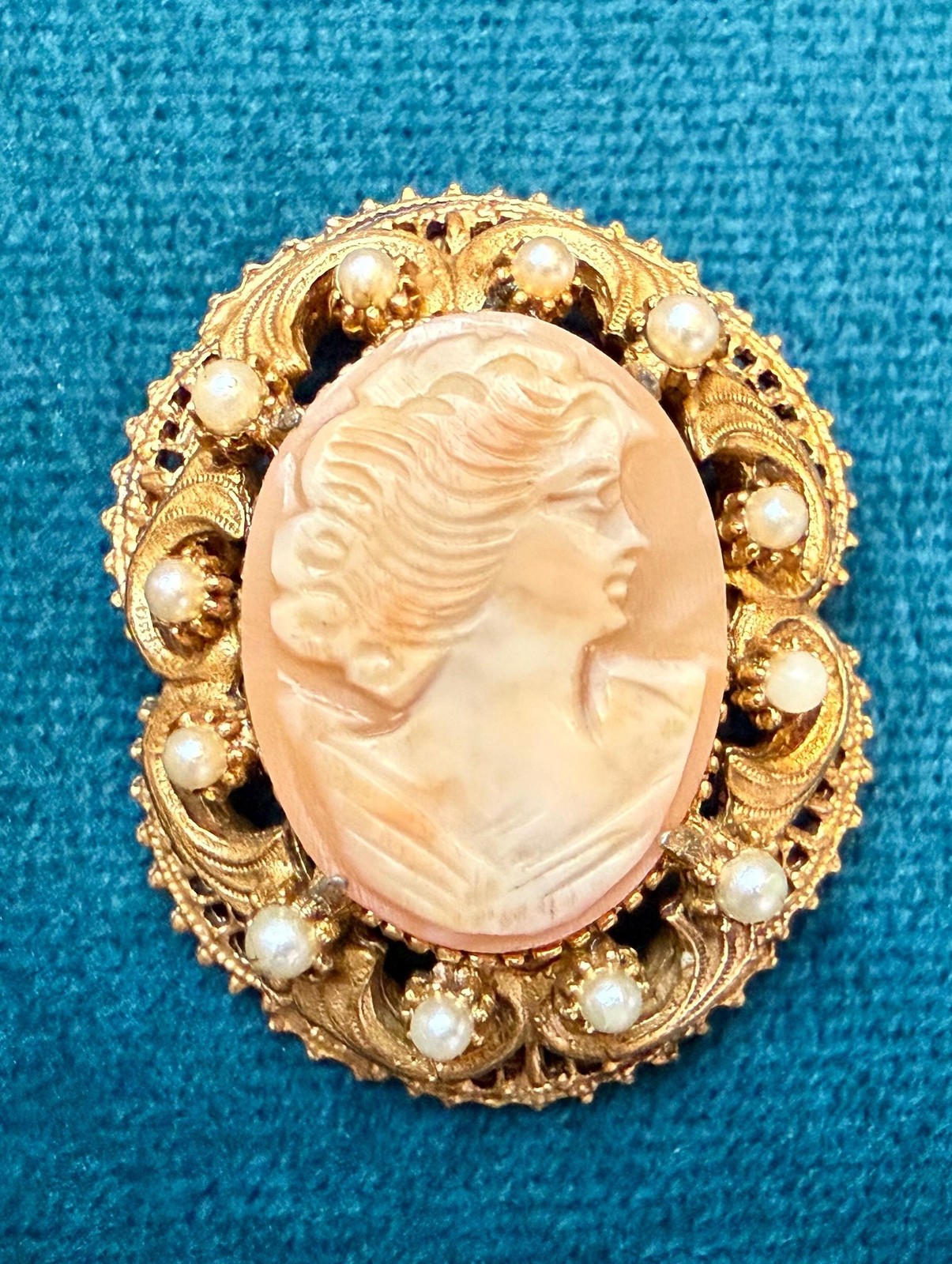 Vintage Florenza Shell Cameo Brooch Pendant – Gold Tone Faux Pearl Victorian Rev