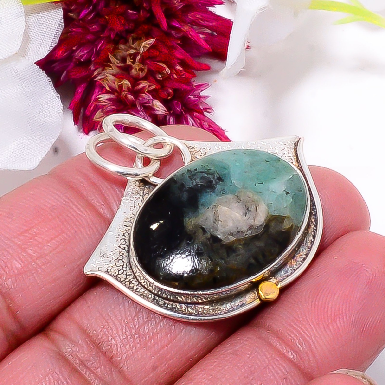 Emerald – Simulated 925 Sterling Silver Two Tone Designer Pendant 1.40″ Sku12