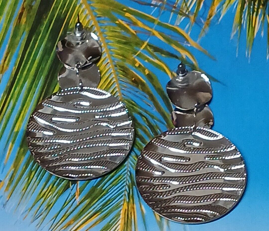 Multi Layer Silver Tone Alloy Disc Earrings with Green and Tan Wavy Design