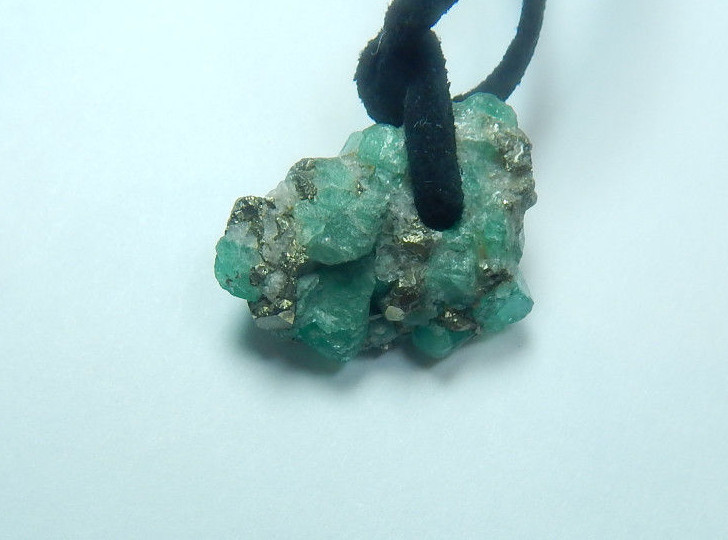 Colombian Emerald Rock with Crystals 26.00 Cts Raw Natural Mineral Beryl Muzo M