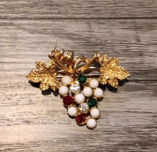 Vintage Rhinestones Red Green Grape Cluster Brooch Goldtone Pin Estate Jewelry