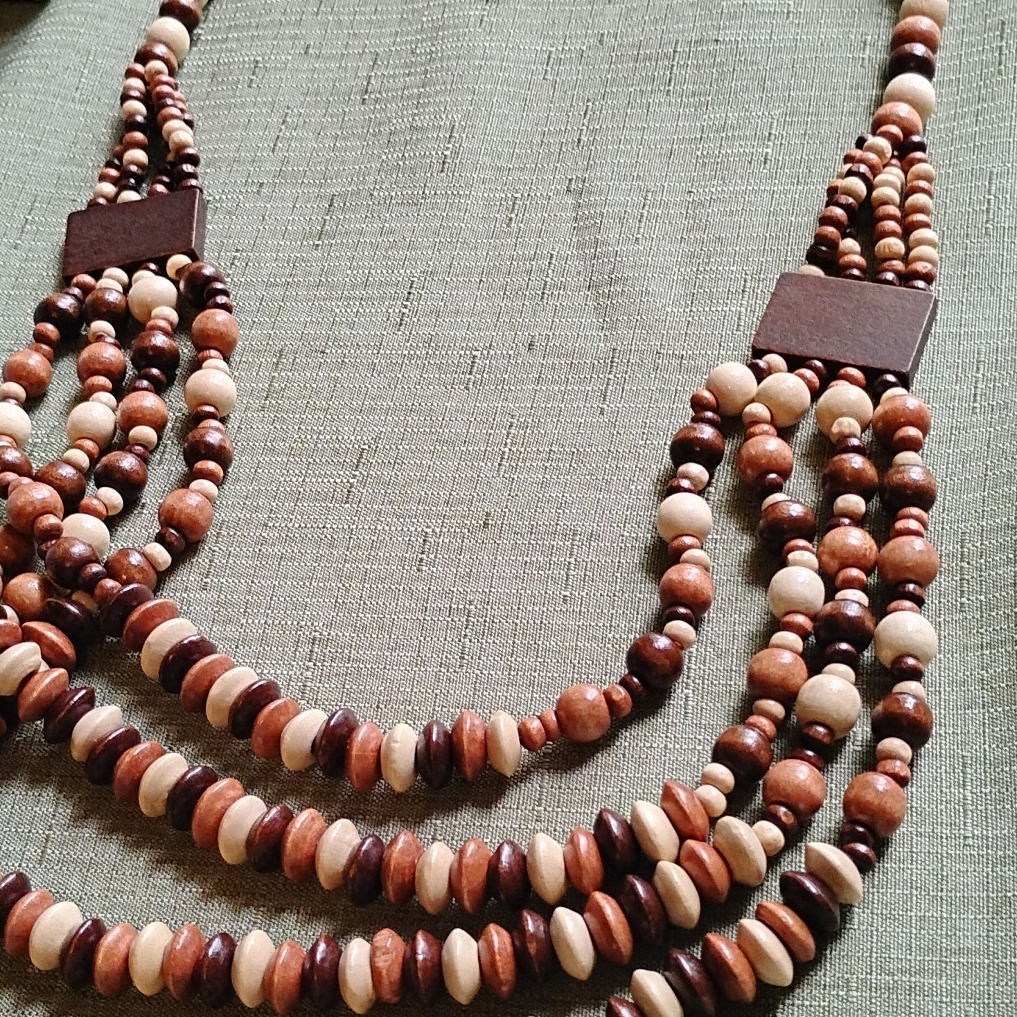 Wood Beaded Multi Strand Necklace Bracelet & Dangle Earrings Set Brown. 6070