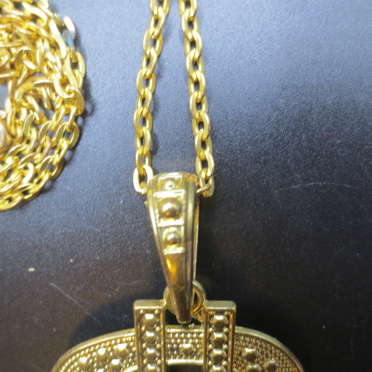 Dollar Sign Gold Tone Metal Pendant Necklace Rapper Hip Hop Bling 2.25″ Costume