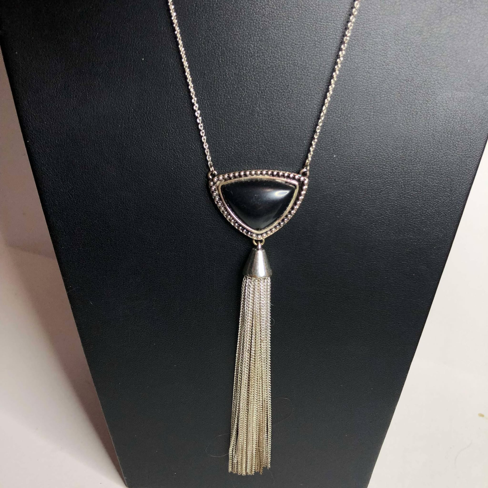 3631 Jessica Simpson silver tone Black chain tassle Pendant necklace 30″