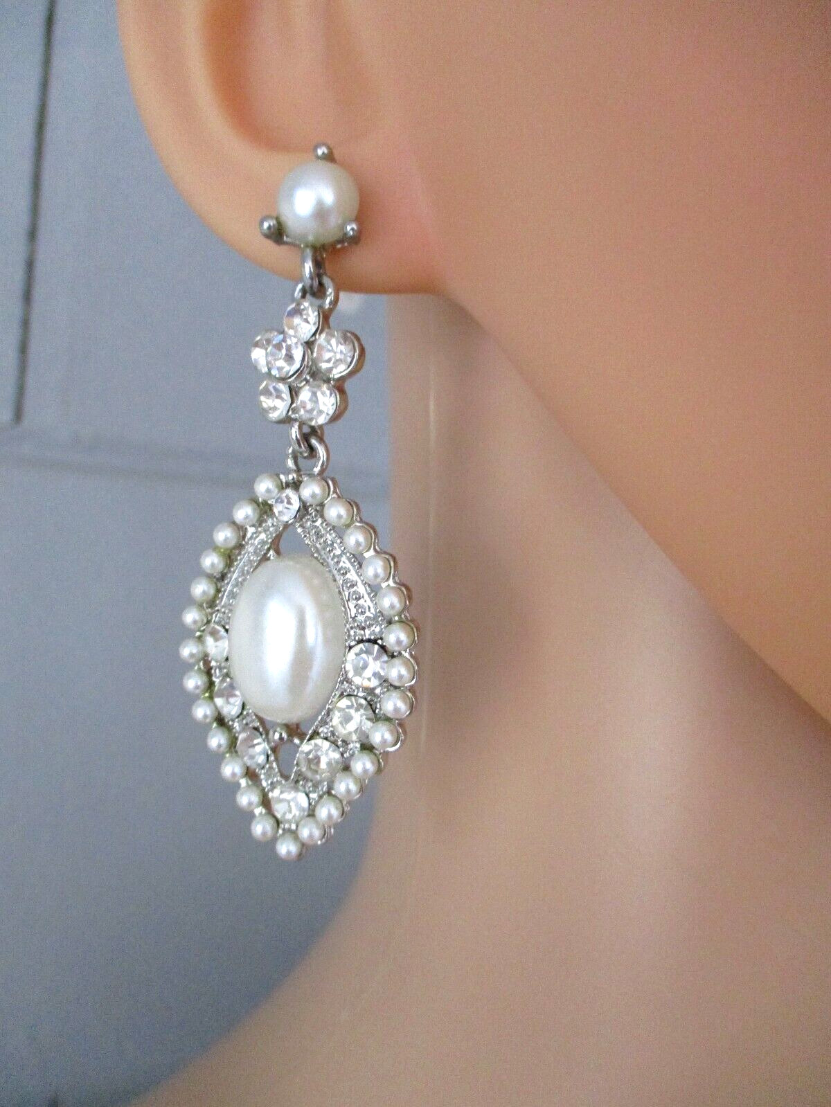 Imitation Pearl & Rhinestone Earrings Teardrop Chandelier Design Silver Tone