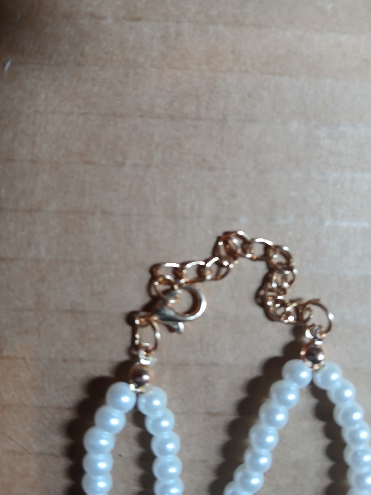 White Simulated Pearl Beaded Necklace Gold Tone Cable Chain Adjustable Lobster