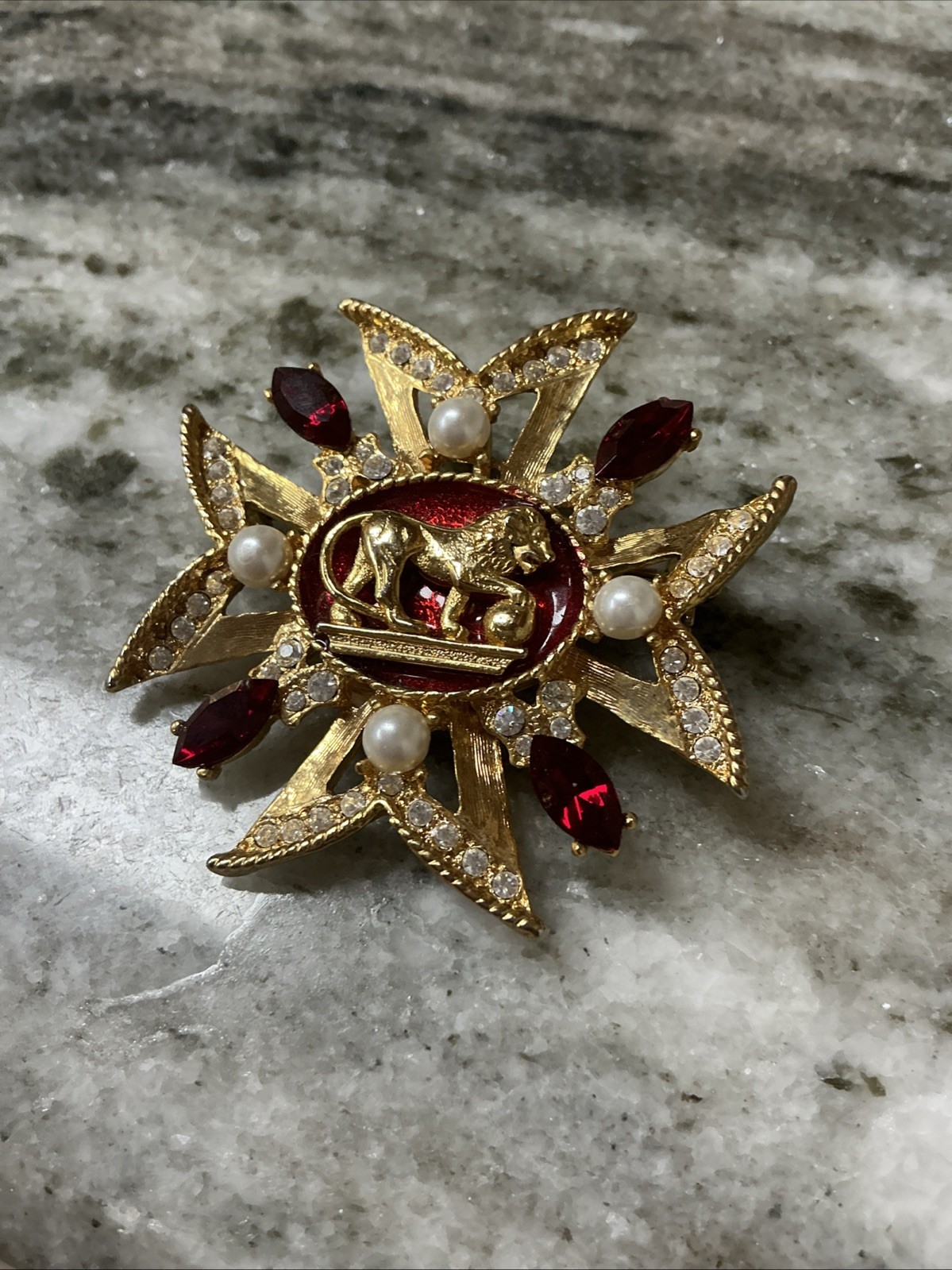 MAJESTY OF SPAIN Maltese Cross Lion Rhinestone Pin Pendant ~ 2001 Jackson, MS