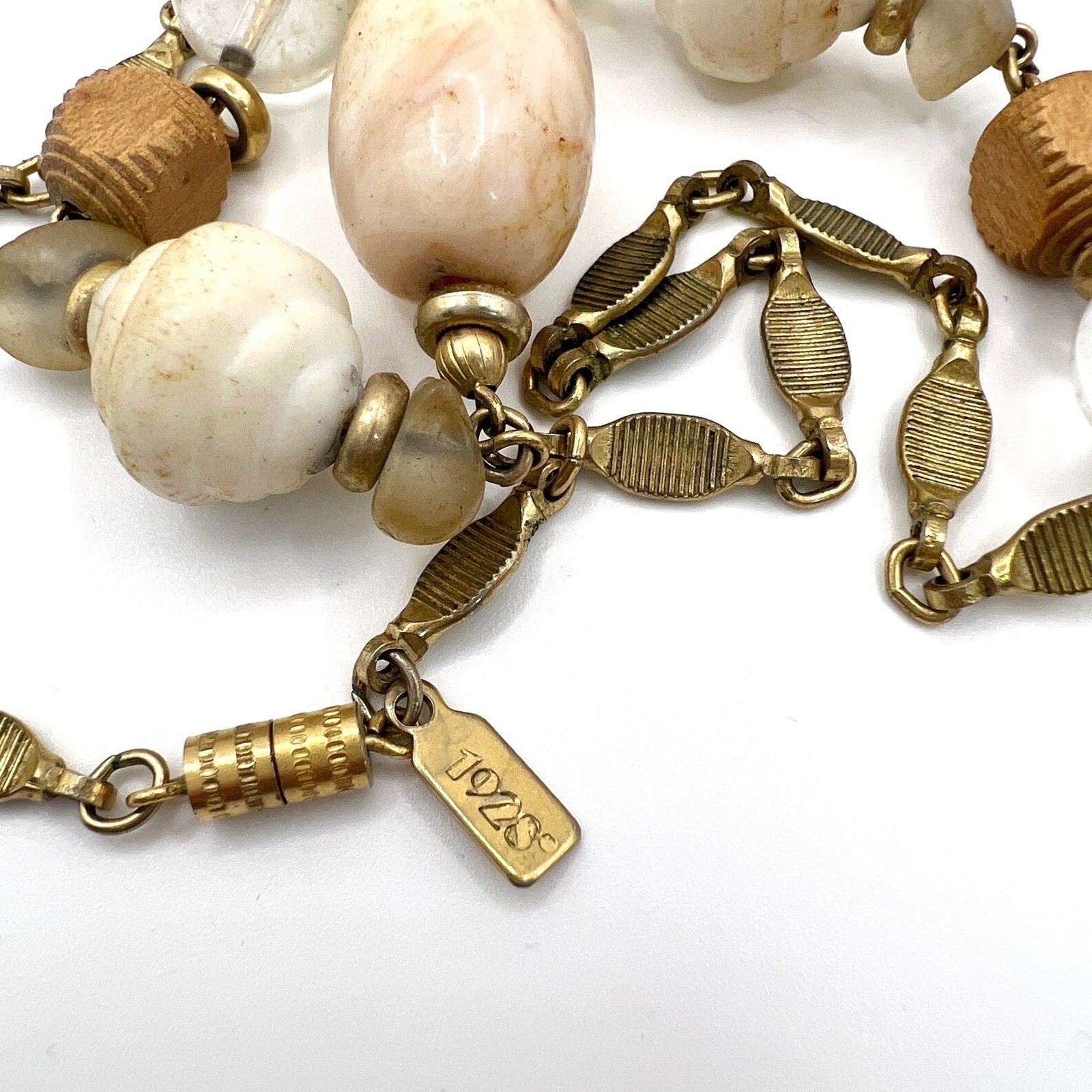 1928 Jewelry Co Mixed Media Stone Wood Glass Bead Gold Tone Necklace 16 Inch
