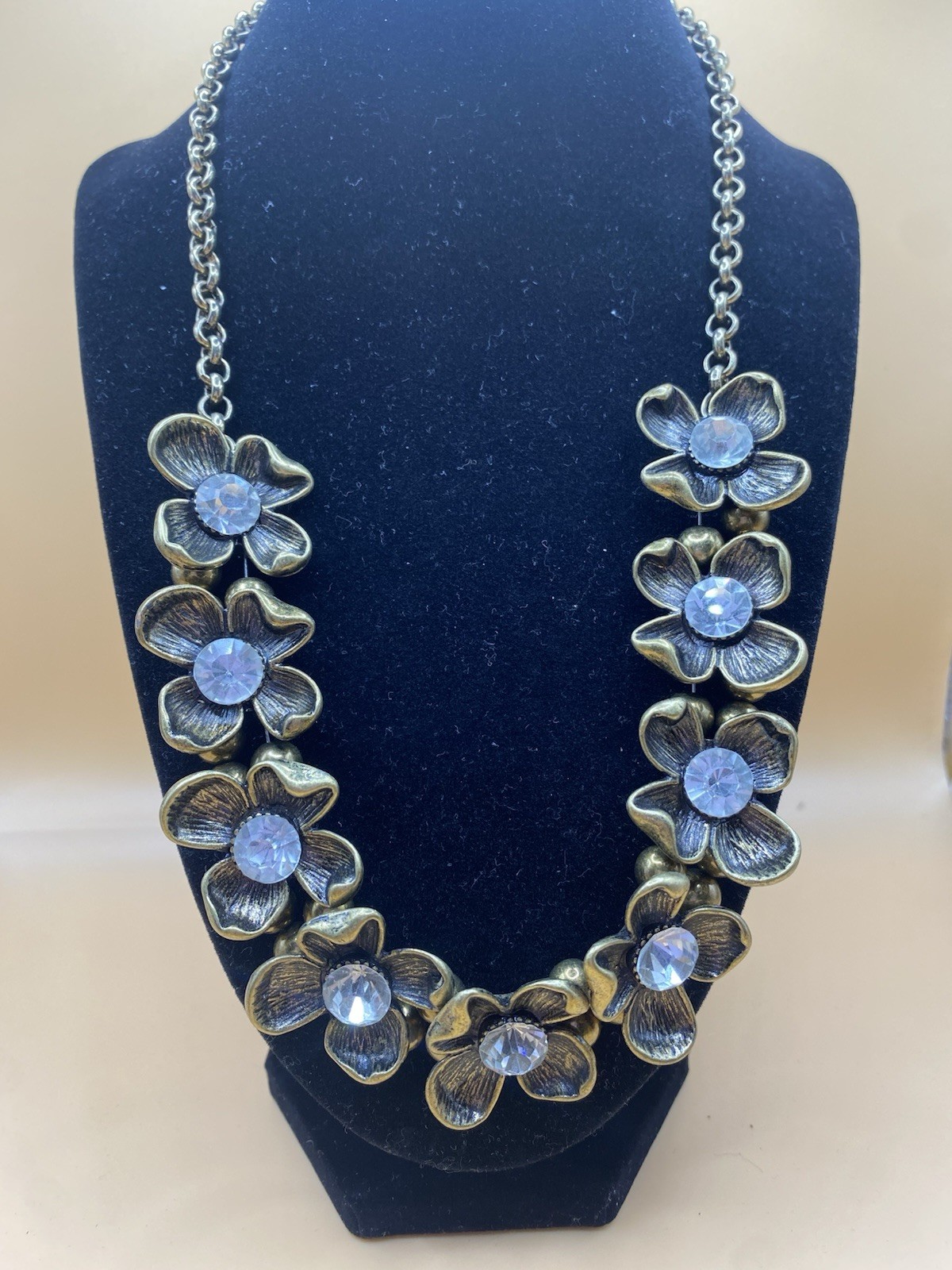 Silver Tone Ball/Bead Chain Necklace Silver Crystal Flower Charm Statement