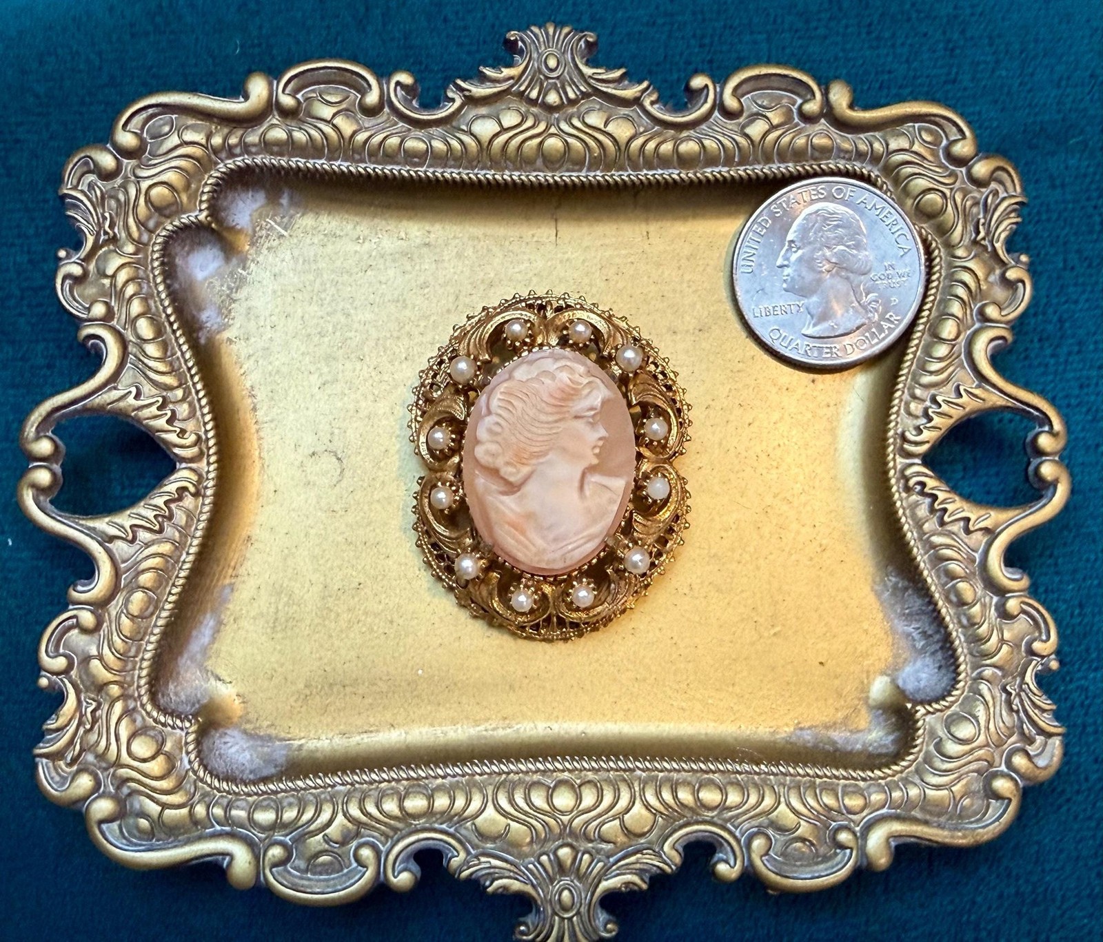 Vintage Florenza Shell Cameo Brooch Pendant – Gold Tone Faux Pearl Victorian Rev