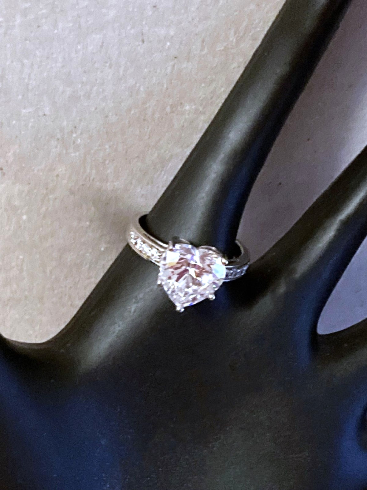 STAUER DIAMONDAURA HEART WITH SIDE STONES TOTAL 3.75CTS 925 STERLING SILVER SZ7
