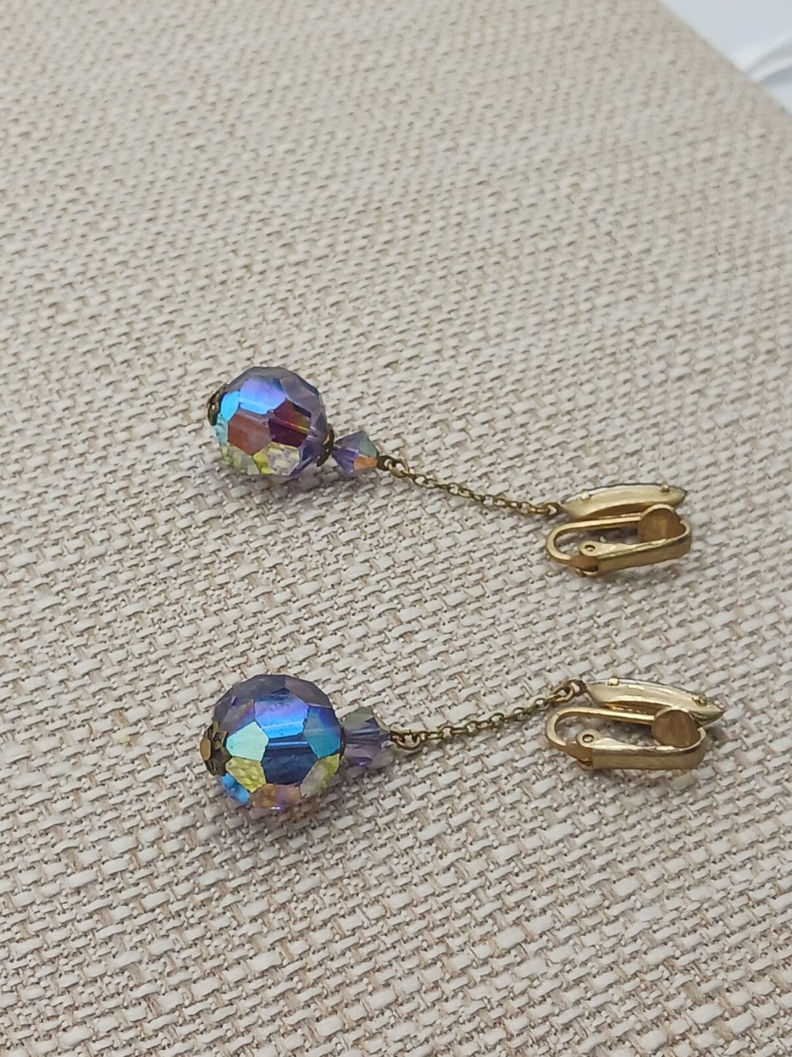 Vintage Purple Faceted Drop Dangle Clip On Earrings 2.25 Inches Glass Bead
