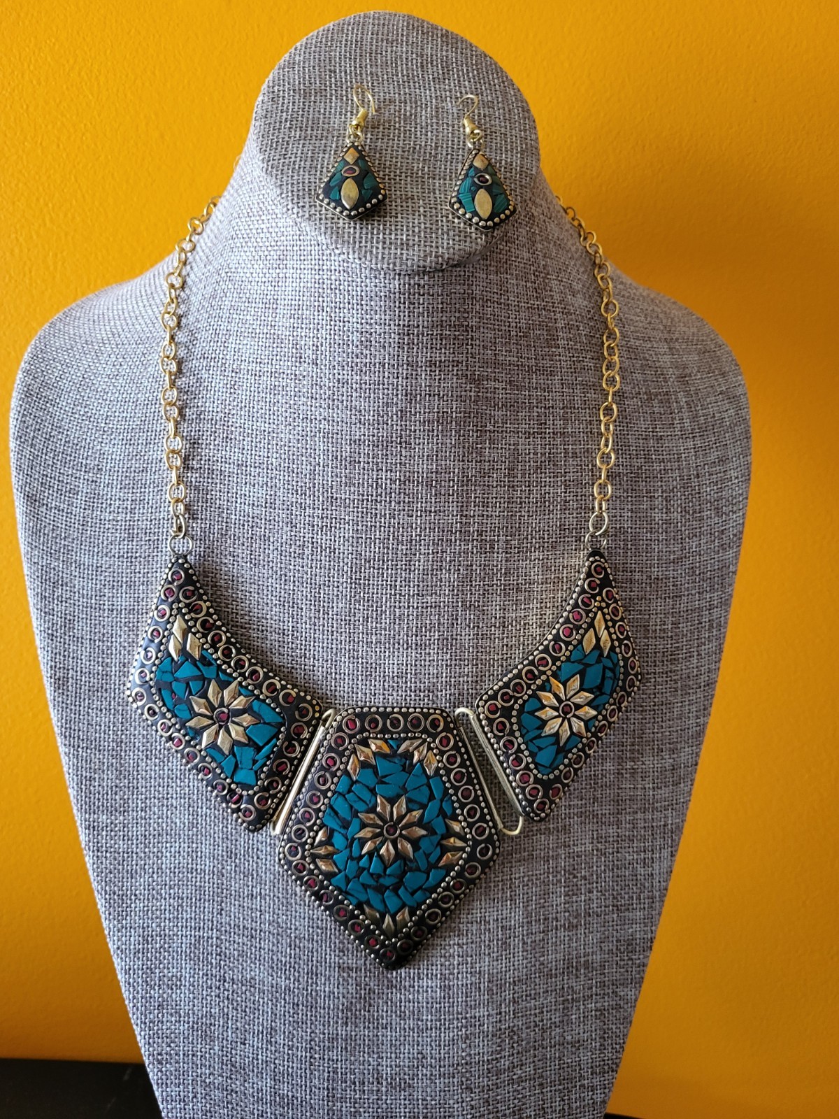 Tibetan-style solid brass bib necklace inlaid turquoise-like blue stones