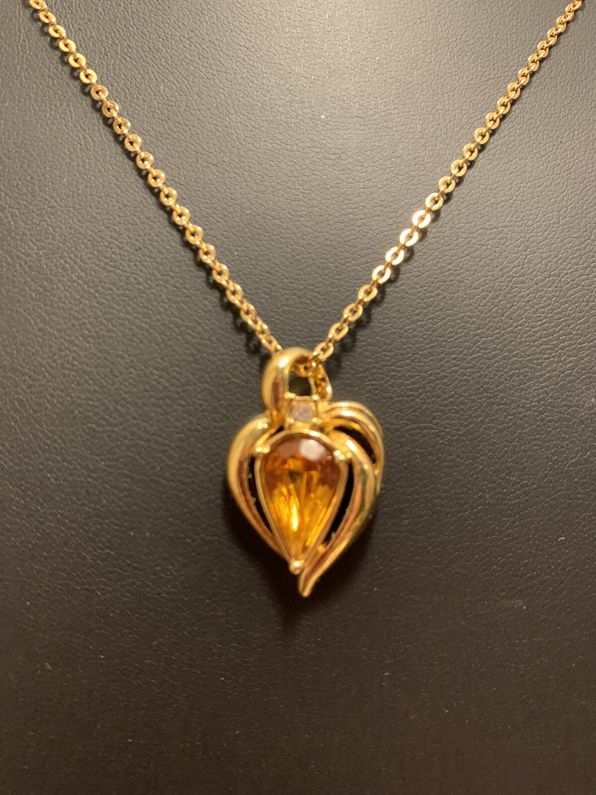 Beautiful Avon Vintage Sentimental Topaz Birthstone Gift Set
