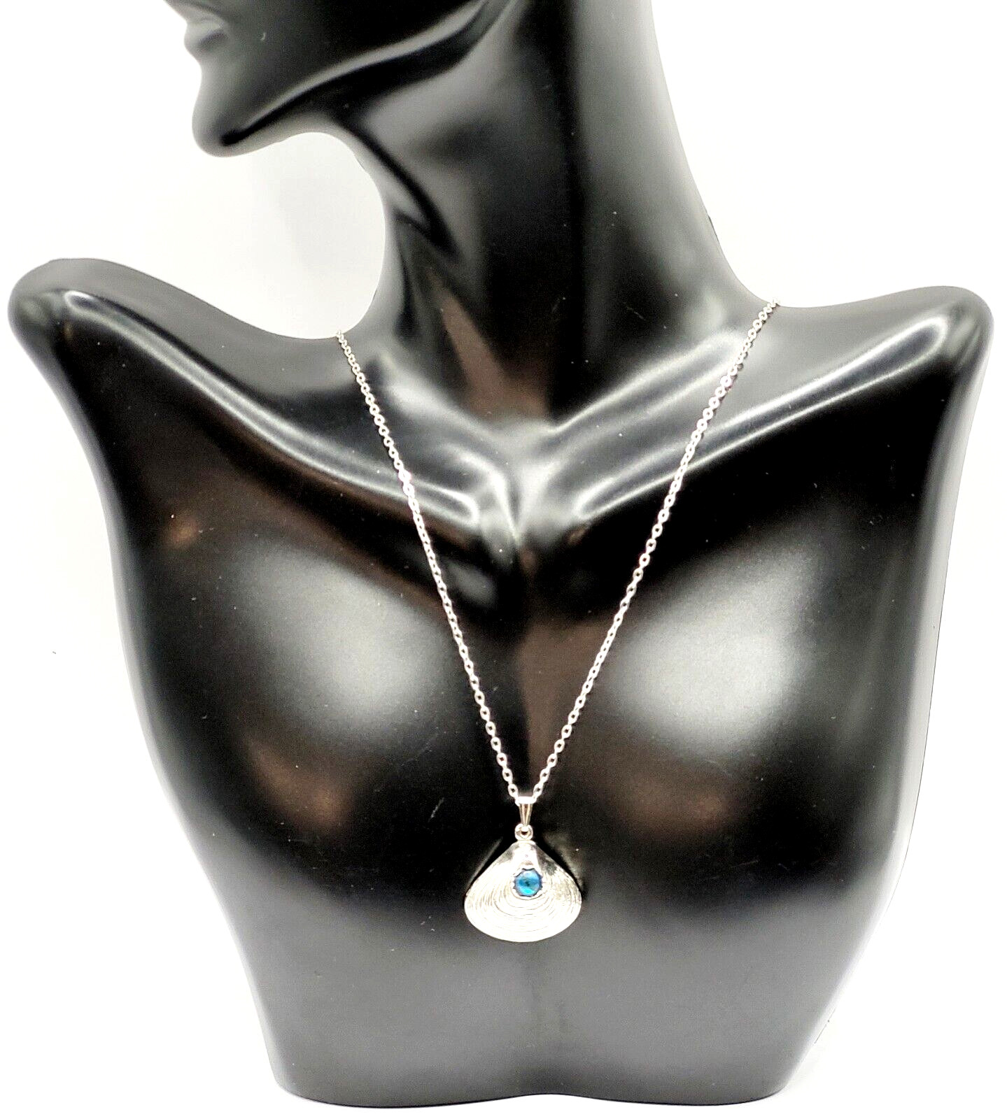 Clam Shell with Blue Stone Center Silver Tone Pendant Necklace Lake Ocean Vibe