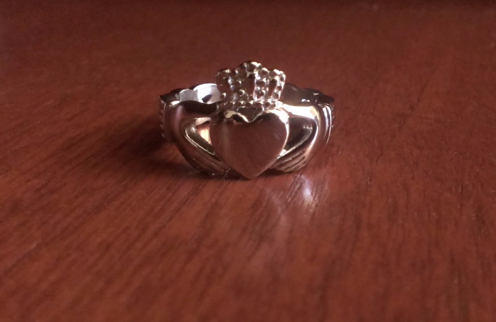 CHISEL BRAND STAINLESS STEEL BRAIDED CLADDAGH WEDDING BAND / RING- SIZE 6