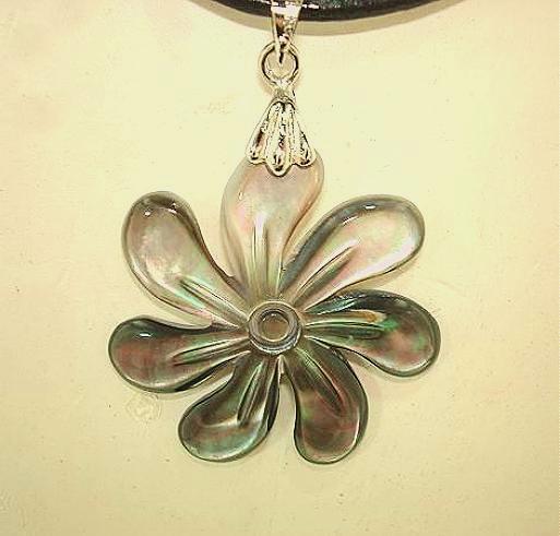 30mm Natural Black Lip Mother of Pearl Hawaiian Tiare Gardenia Leather 17.5″ #3