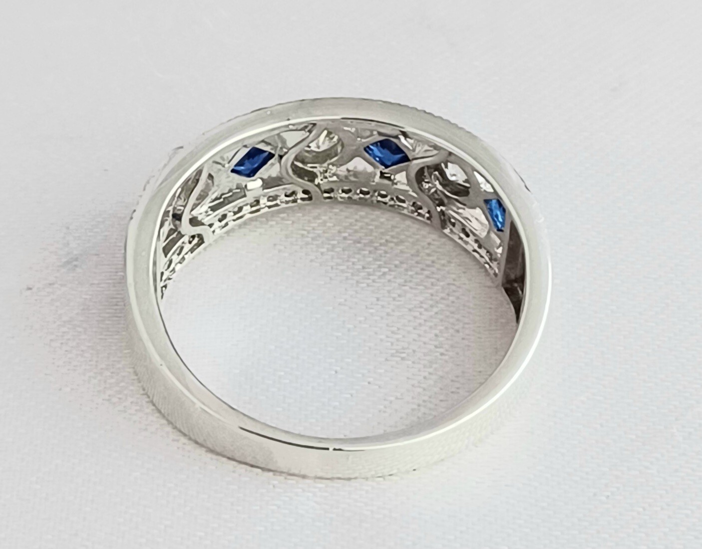 YGI Designer Sterling Cubic Zerconia w/ blue Accent Stone Ring/ Band Size 9