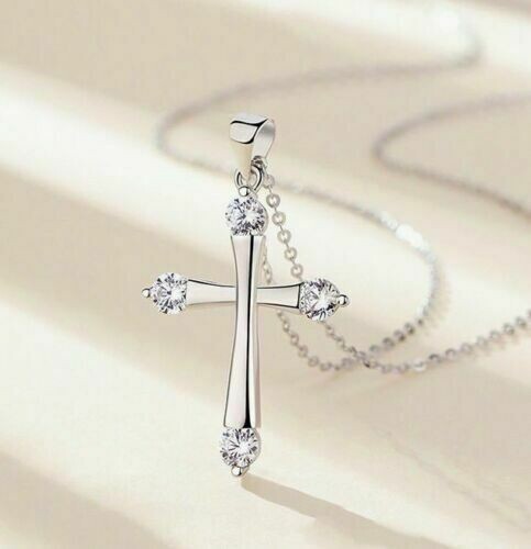 2 Ct Round Cut Diamond VVS1/D Woman’s Pendant With Chain 14K White Gold Finish