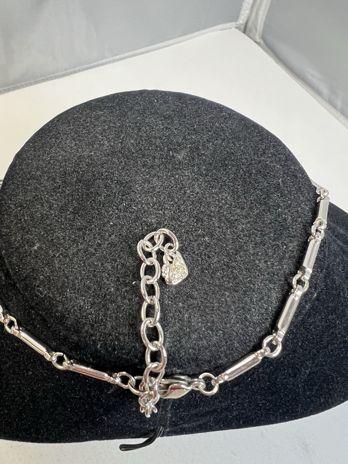Beatuiful Swarovski Swan Signed Silver Tone Open Back Crystal Necklace