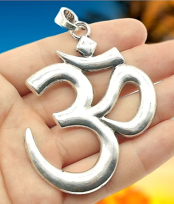 Large OM YOGA SYMBOL SPIRITUAL BUDDHA Pendant On 925 Sterling Silver 26″ chain