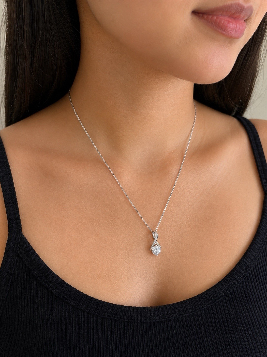 1.0 CT D Color Moissanite s925 Pendant and Chain adjustable 16-18 size