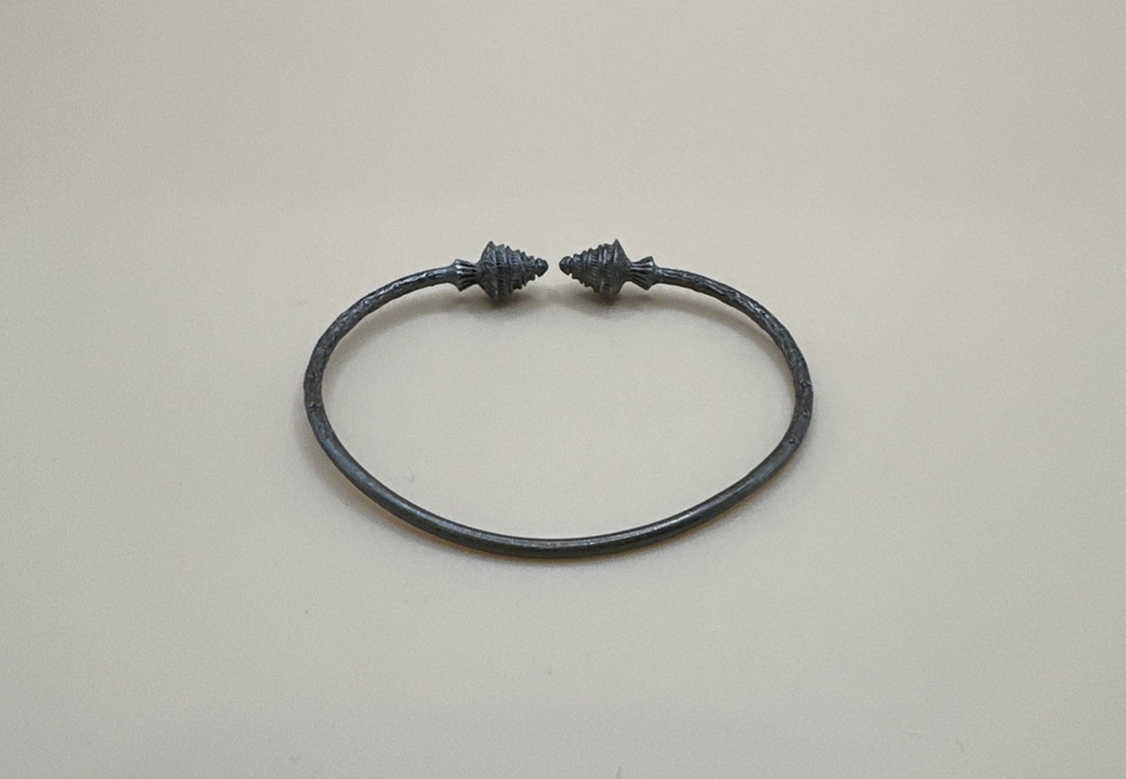Vintage 925 Sterling Silver Cone-ended Cuff Bracelet / Size 7