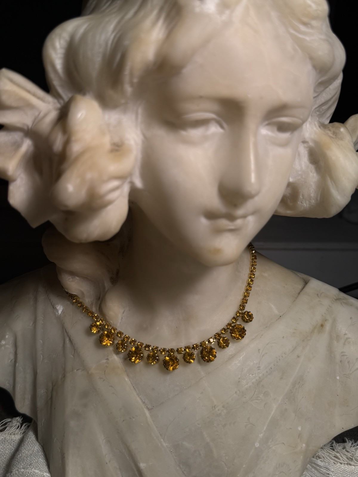 #6 Vintage Costume Necklace Gold Tone Dangle Bib Statement Necklace 14”