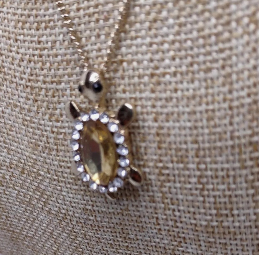 Signed ADULT JEWELS Necklace Tortois Pendent Rhinestone Yellow. 4844