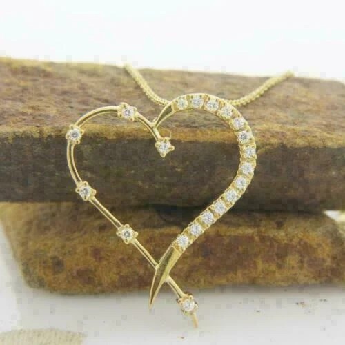 2Ct Round Cut Simulated Diamond Women’s Heart Pendant In 14K Yellow Gold Plated