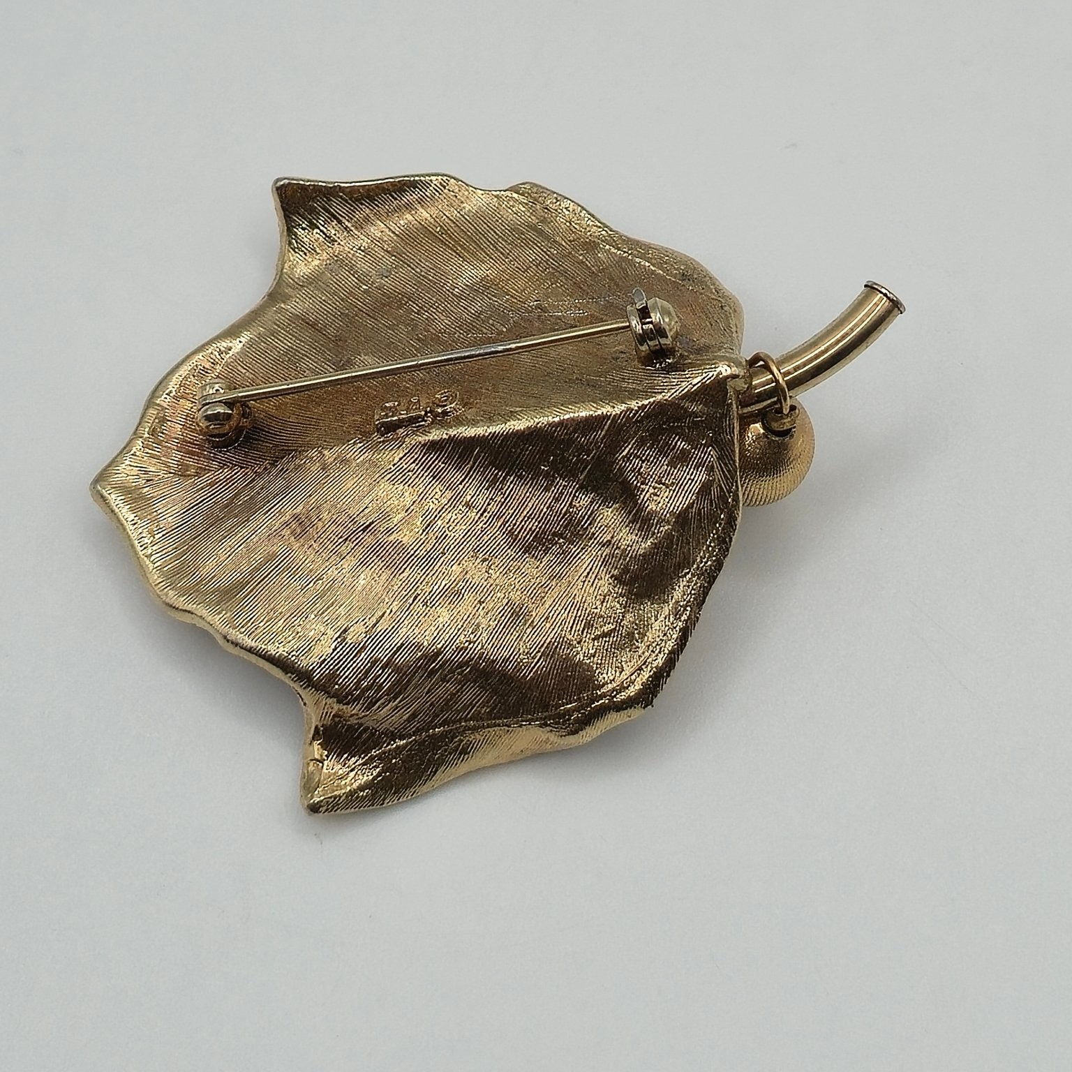 SA Leaf Berry Brooch Pin 2.5″ Gold Tone Faux Pearl Rhinestone Vintage Style