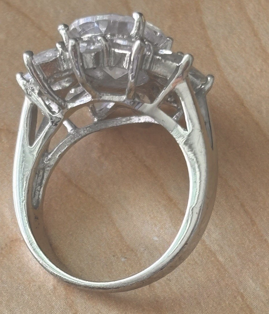 Cocktail Ring/ Rhinestones/ Silver Tone/ Size 8~ Very Good Used Condition