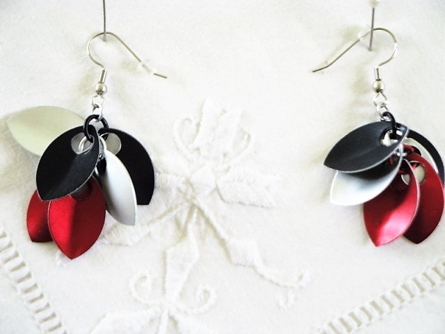 Red, Silver & Black Dragon Scalemail Bracelet/Free Earrings