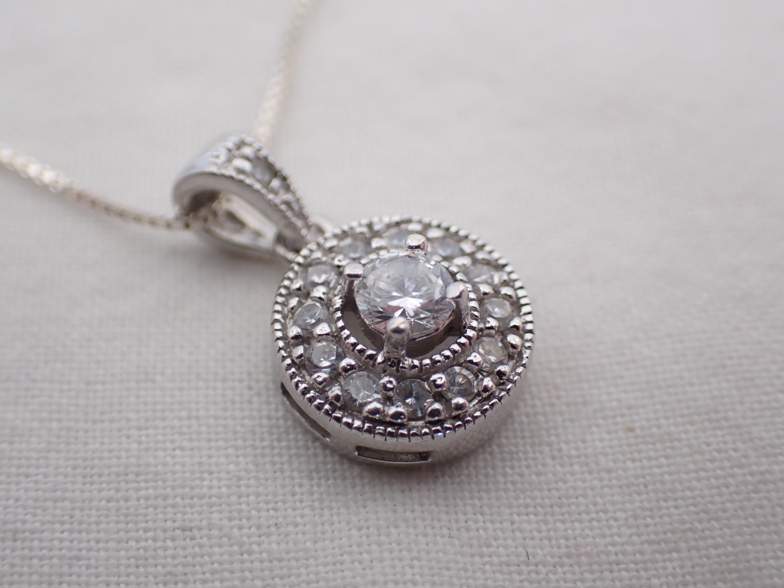 Estate Sterling Silver Beautiful CZ Pendant & 16″ Necklace QE-1