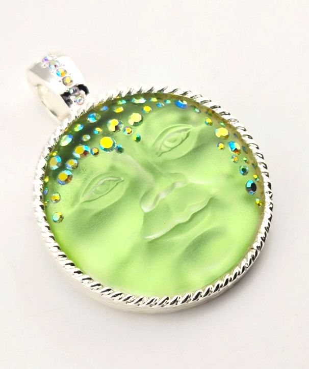 KIRKS FOLLY GODDESS ILLUSION 35MM SEAVIEW MOON FOLDOVER PENDANT IRISH MIST ST