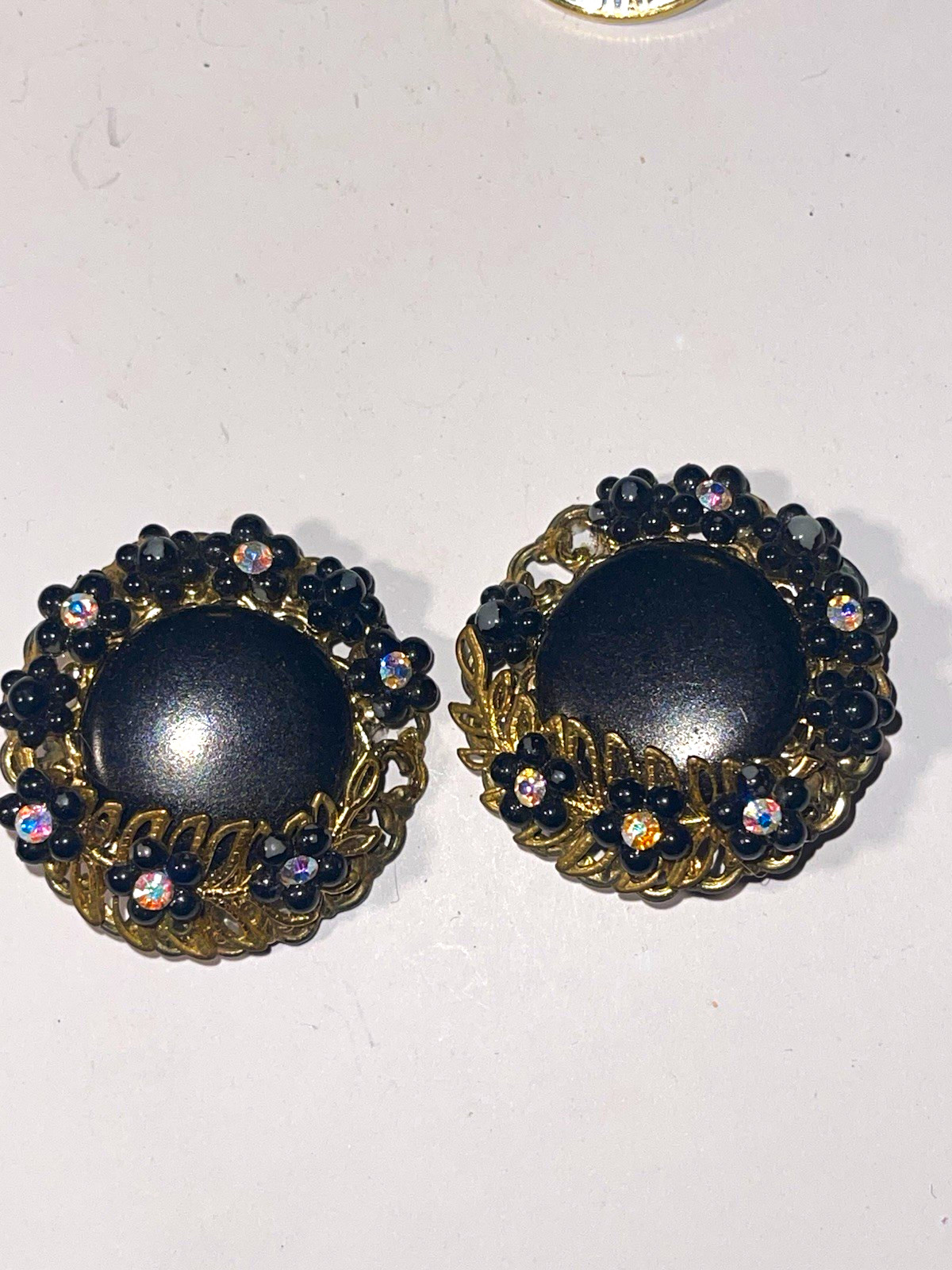Black Gold Tone Round Beaded Stud Clip-On Earrings Black Glass Stone Pair