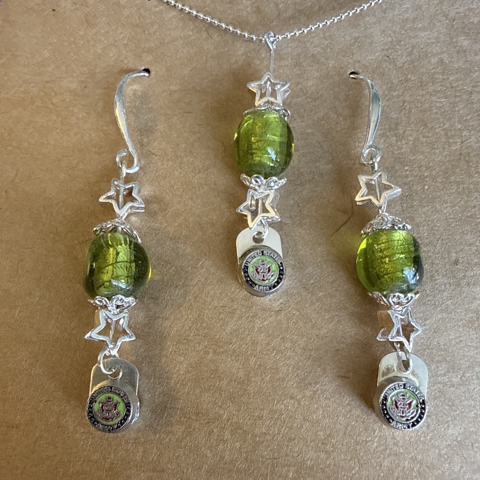 US Army Logo Green And Silver Earrings and Necklace Set 18”