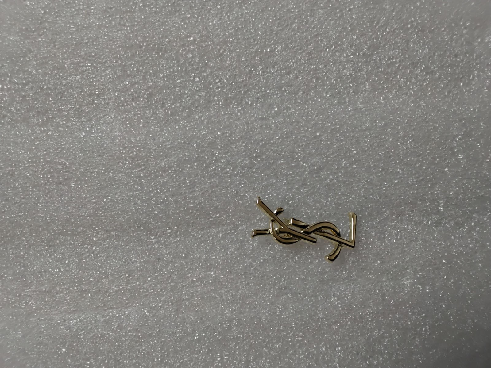 Gold Tone Metal Logo Pin Brooch Pin Back Hinged Bar & Needle No Stone