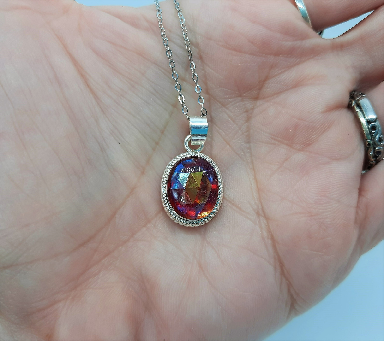 925 Sterling Silver Vintage Ruby Red Aurora Borealis Glass Cabochon Necklace