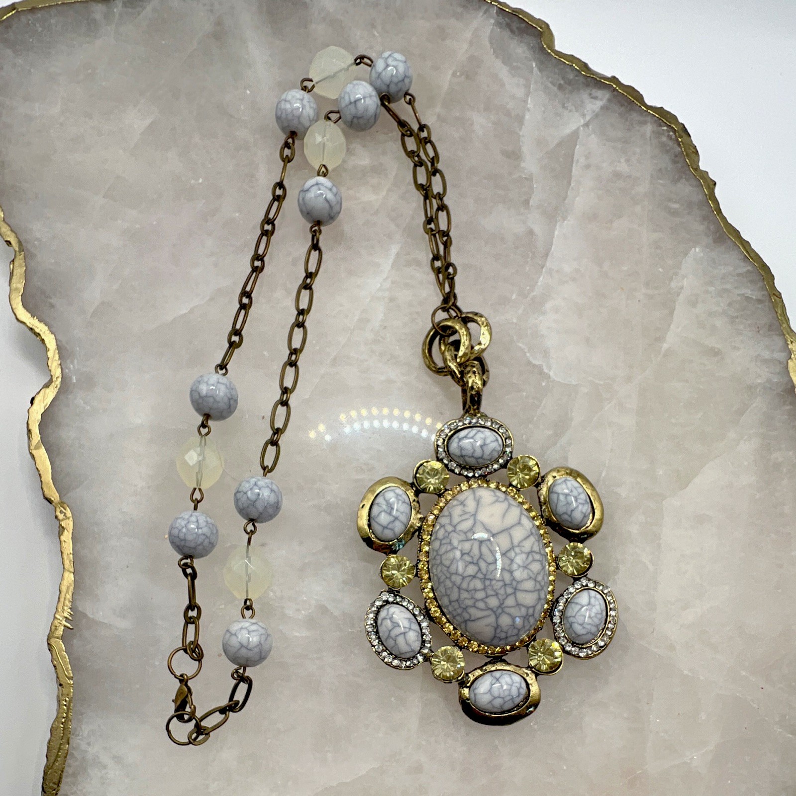 Gold Tone Link Chain Statement Necklace w/Gray & White Bold Faux Stone Pendant