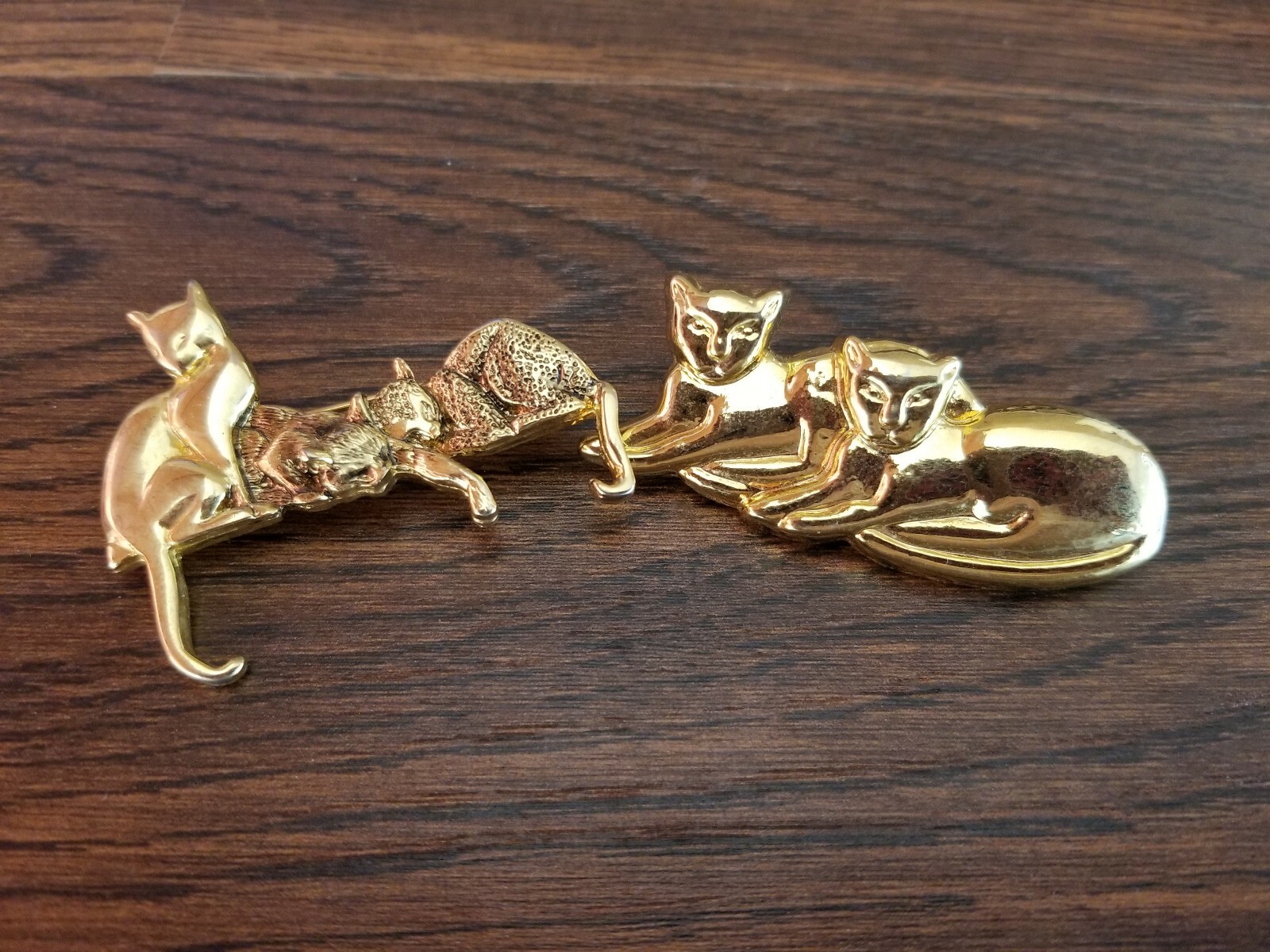 2 Cat Gold Tone Pins Brooch Animal Meow Jewelry