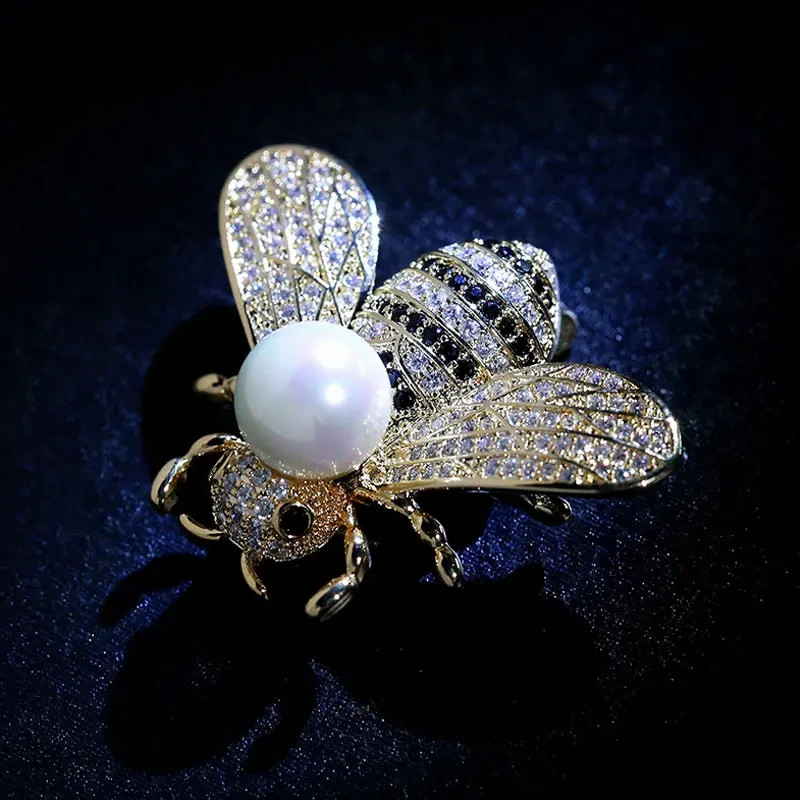 Crystal Rhinestone Bee Brooch Pin Gold Tone Insect Lapel Pin for Women Gift