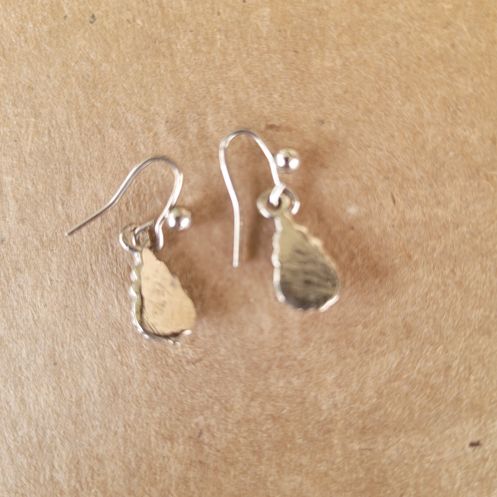 Fancy dangle earings with false gemstones