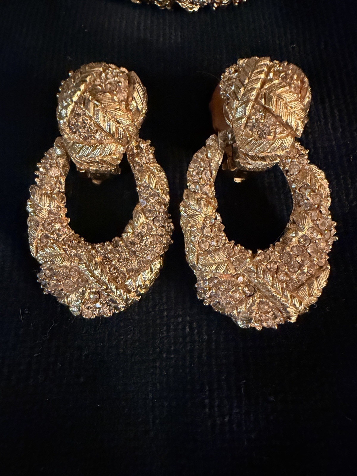 Authentic Vintage St. John Signature Gold Tone Necklace Bracelet Earrings Set