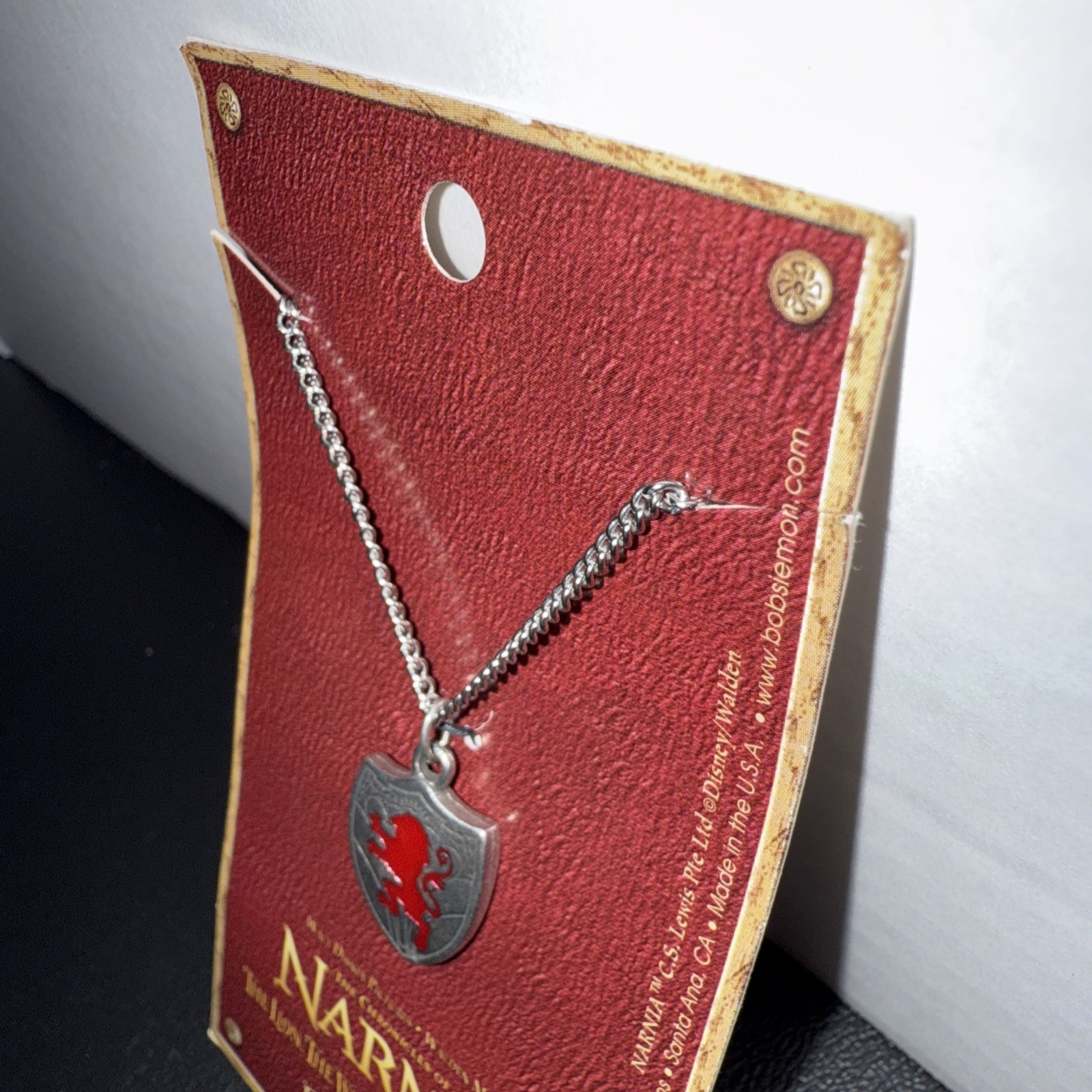 Narnia Pewter Pendent Necklace Aslan Shield Crest Disney Rare On Card (B)